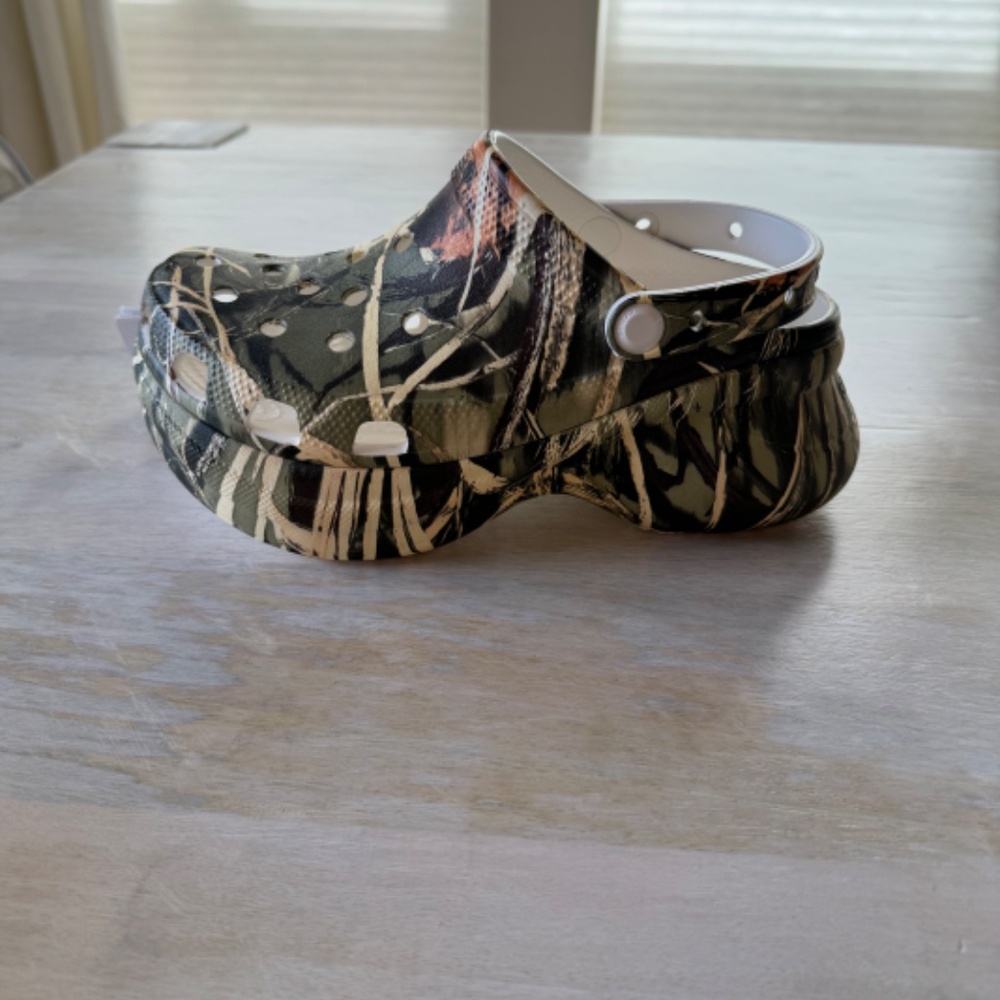 NWT Crocs Bae Realtree Camo Clogs W7